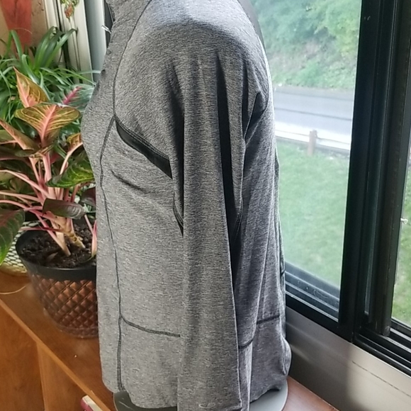 CHAMPION SEMI-FITTED QUARTER ZIP TOP - Picture 2 of 8